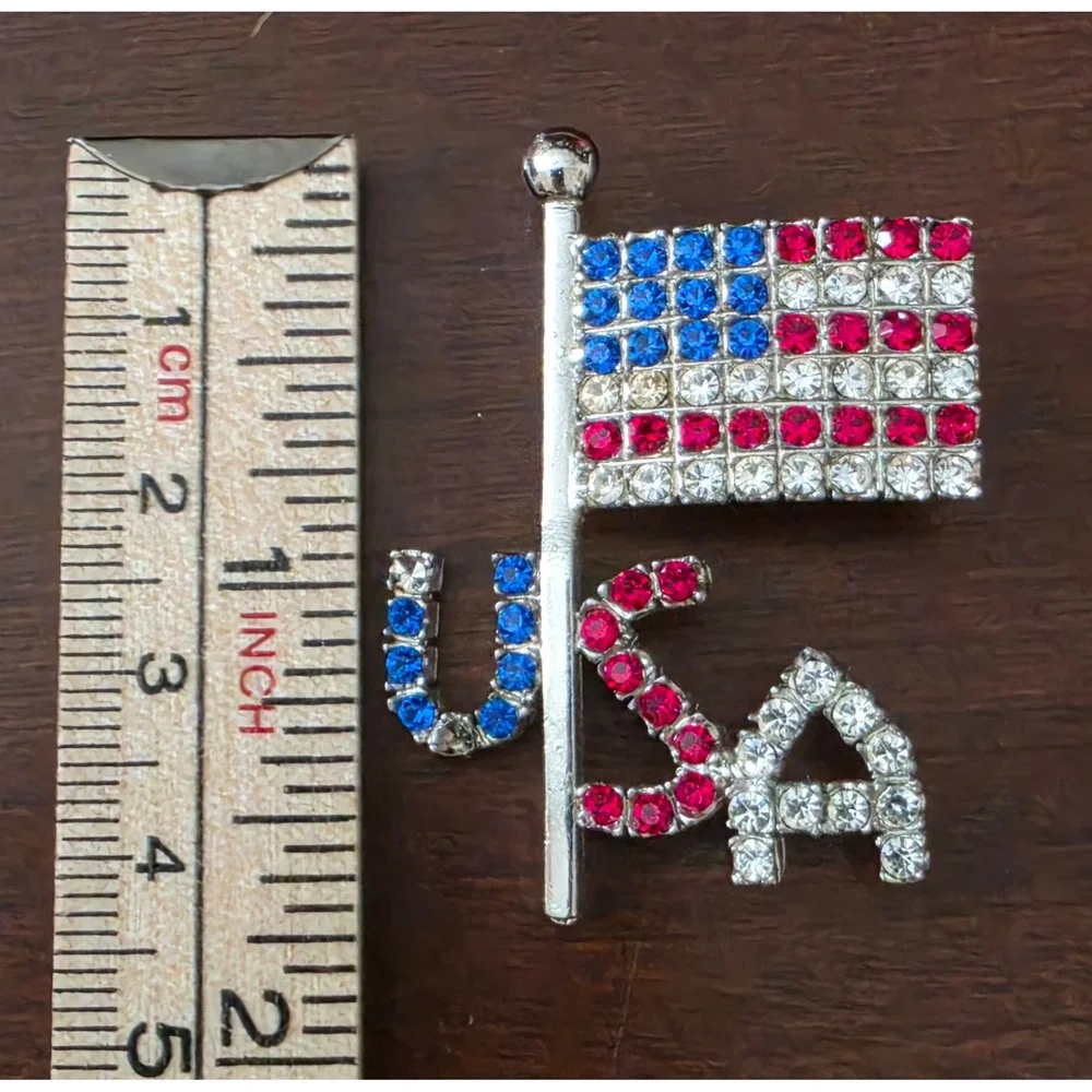 USA American Flag Rhinestone Brooch Silver Tone Patriotic Red White Blue Pin‎